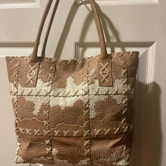 Bergé Italian leather embossed Tan and Cream cross stitching accents Tote Bag - Picture 2 of 13